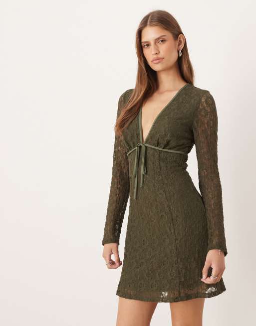 ASOS DESIGN - Robe courte en dentelle avec manches longues et décolleté plongeant à détail noué - Vert, 3 de 4