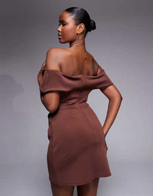 ASOS DESIGN - Robe courte en imitation néoprène à épaules dénudées et corsage à armatures - Chocolat, 2 de 4