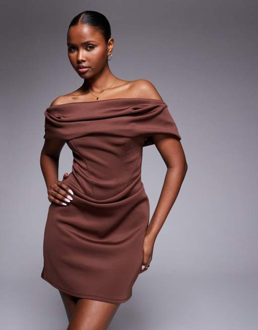 ASOS DESIGN - Robe courte en imitation néoprène à épaules dénudées et corsage à armatures - Chocolat, 4 de 4