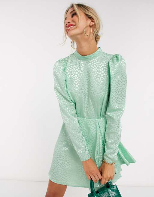 ASOS DESIGN - Robe courte en jacquard à encolure haute - Vert sauge