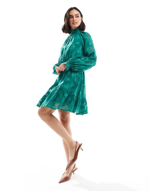 ASOS DESIGN - Robe courte en jacquard avec col montant et manches oversize - Vert pin