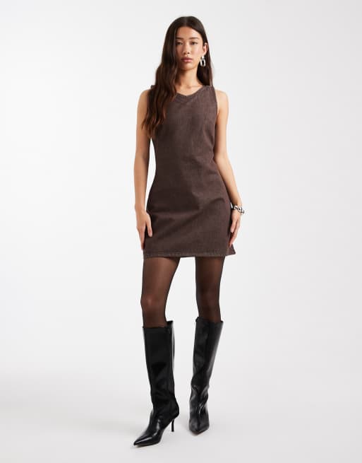 ASOS DESIGN - Robe courte en jean à col montant en V - Marron, 3 de 4