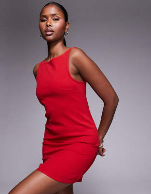 ASOS DESIGN - Robe courte en jean stretch à coutures visibles - Rouge