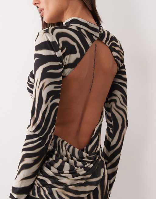 ASOS DESIGN robe courte en mesh imprimé zèbre, décolleté bénitier profond, avec écharpe longue et épaulettes, multicolore, 2 de 4