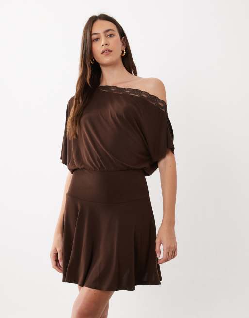 ASOS DESIGN robe courte en modal marron à épaules tombantes, 3 de 4