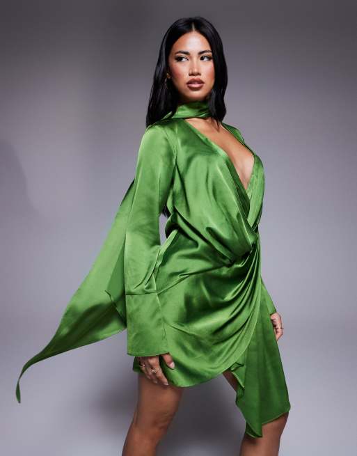 ASOS DESIGN - Robe courte en satin à manches longues avec décolleté plongeant drapé et jupe portefeuille - Vert, 3 de 4