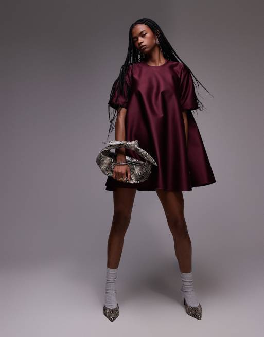 ASOS DESIGN - Robe courte en satin avec jupe évasée - Bordeaux, 2 de 4