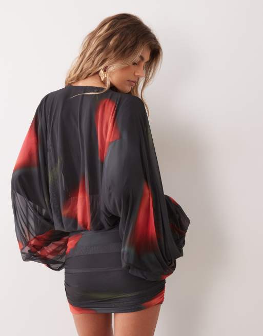 ASOS DESIGN robe courte en tulle imprimé fleuri avec manches bouffantes et découpes en noir, 2 de 4
