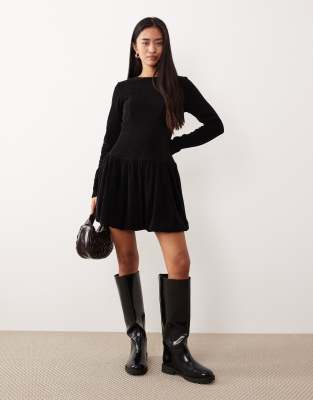 Robe courte en velours côtelé à taille tombante et ourlet boule - Noir 34