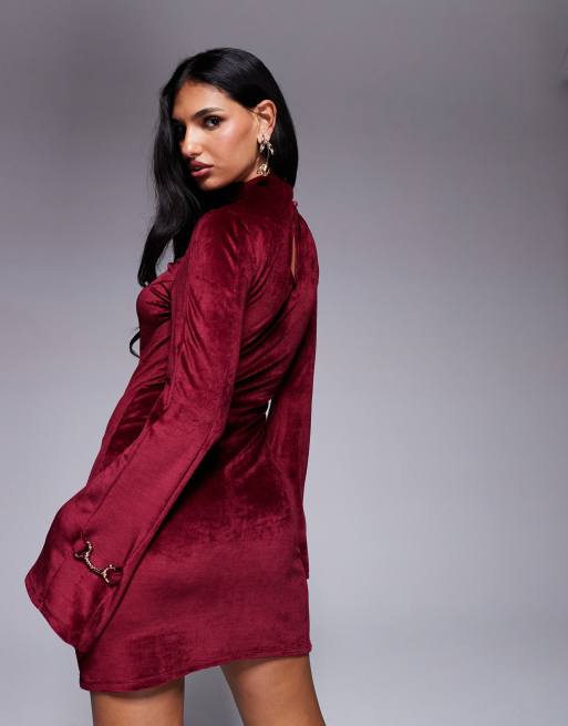 ASOS DESIGN Robe courte en velours cotele avec boucles dorees Bordeaux