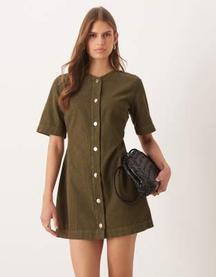 ASOS DESIGN - Robe courte en velours côtelé col V haut - Kaki-Vert