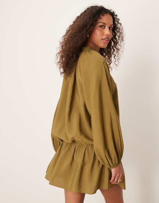 ASOS DESIGN Robe courte et bouffante à manches longues Olive