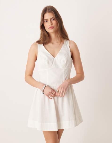 ASOS DESIGN - Robe courte et cintrée à la taille avec col V et surpiqûres - Écru - view 1