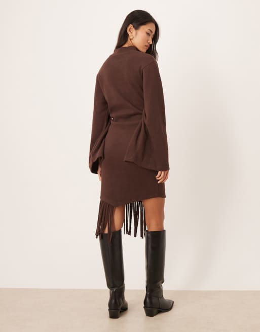 ASOS DESIGN - Robe courte et ultra douce à franges et col montant - Chocolat, 4 de 4