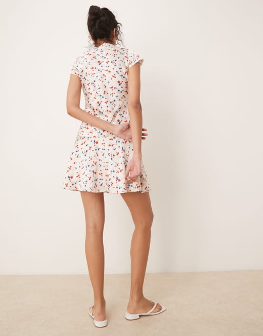 ASOS DESIGN - Robe courte fluide en satin à petites fleurs avec bordure festonnée, 4 de 4