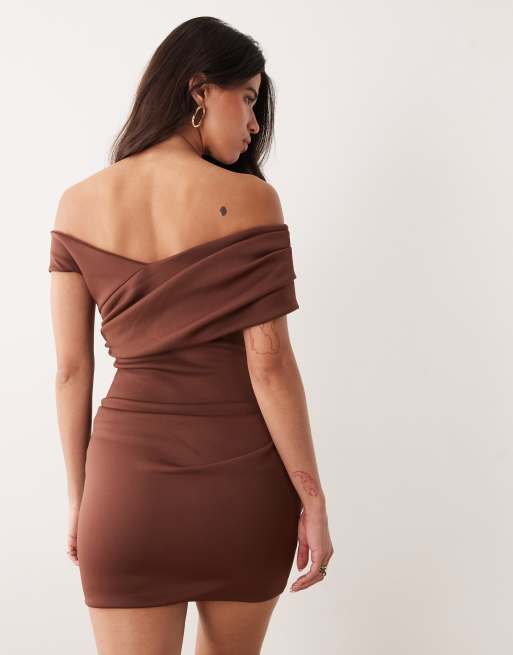 ASOS DESIGN - Robe courte froncée en imitation néoprène - Cappuccino, 4 de 4