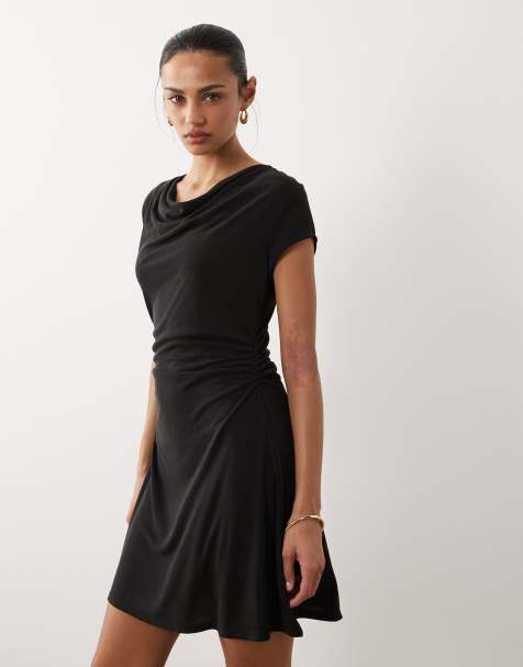 ASOS DESIGN - Robe courte froncée en modal à manches longues et col bénitier - Noir - view 1