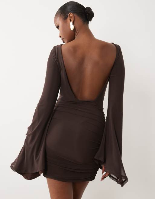 ASOS DESIGN - Robe courte froncée en tulle à manches cascade - Marron, 4 de 4