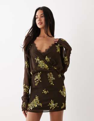 Robe courte ornementée à manches chauve-souris et bretelles en dentelle - Chocolat et citron vert-Brown 32