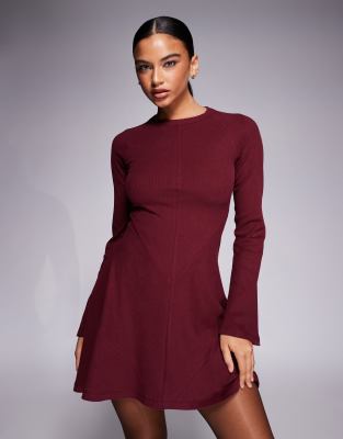 Robe pull côtelée coupe patineuse - Rouge