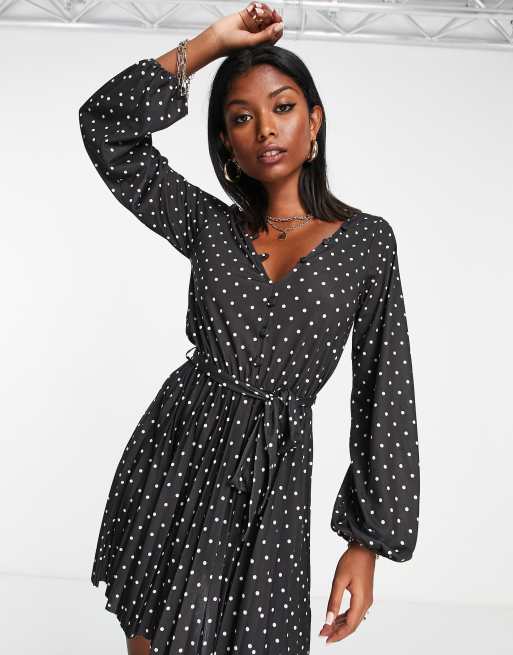 ASOS DESIGN Robe courte pliss e pois avec manches longues et boutons Noir et blanc