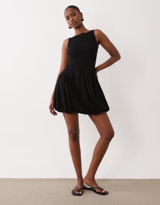 Robe courte sans manches en tissu nervuré à ourlet boule - Noir 40
