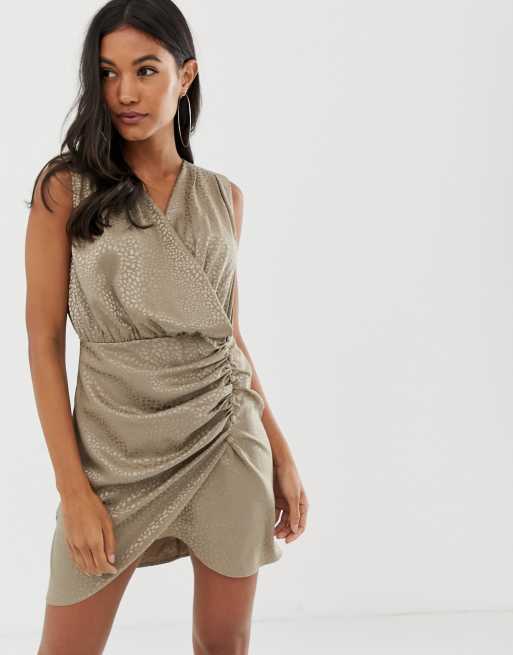 ASOS DESIGN - Robe courte sans manches froncée en jacquard
