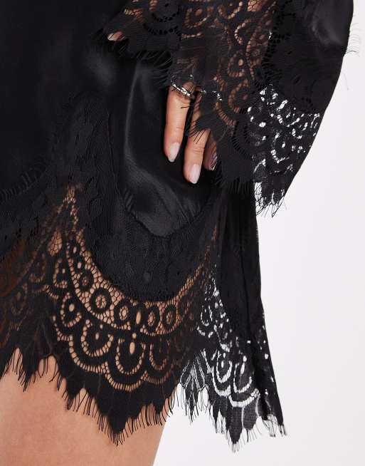 ASOS DESIGN - Robe courte satinée avec manches ange et bordures dentelle - Noir, 4 de 4