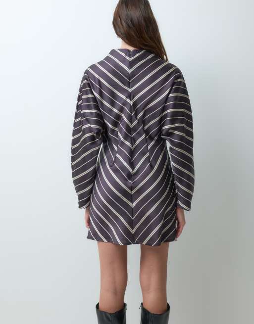 ASOS DESIGN robe courte smock en satin à col montant à rayures, 4 de 5