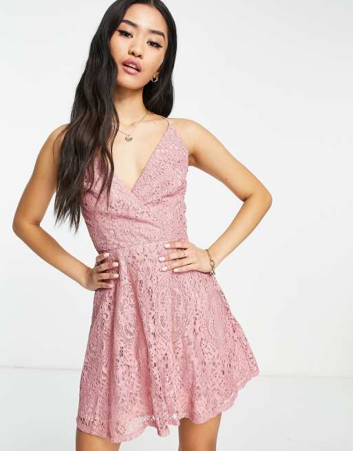 ASOS DESIGN Robe courte style bal de promo en dentelle avec lacets au dos