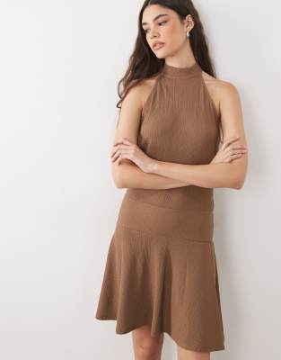 Robe courte texturée à dos nu - Marron L