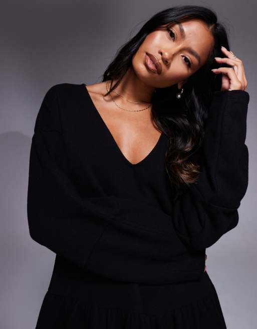 ASOS DESIGN - Robe courte ultra douce à col en V et taille basse - Noir, 4 de 4