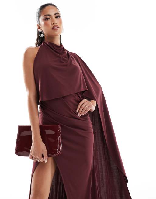 ASOS DESIGN Robe de gala asymetrique et longue effet cape avec traine Bordeaux