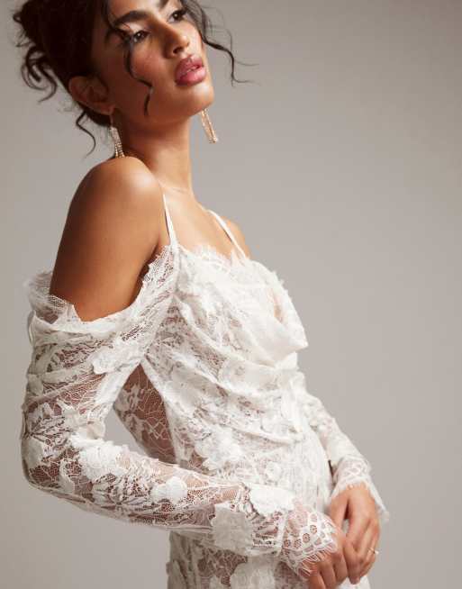 ASOS DESIGN Robe de mariee longue en dentelle avec ourlet plongeant et et appliques fantaisie Ivoire