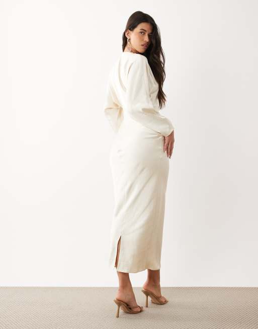 ASOS DESIGN - Robe de mariée longue en satin avec manches chauve-souris - Ivoire, 4 de 4