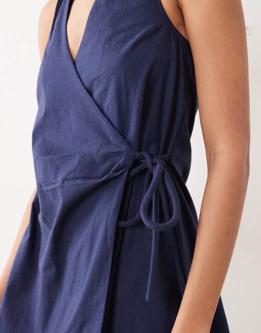 ASOS DESIGN - Robe d'été courte coupe portefeuille en coton et lin avec dos nu - Bleu marine , 3 de 4