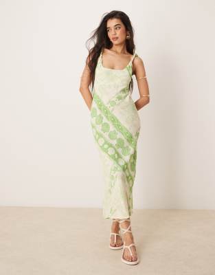 Robe d'été longue coupée en biais en aspect lin imprimé mosaïque avec bretelles torsadées-Multicolore 38