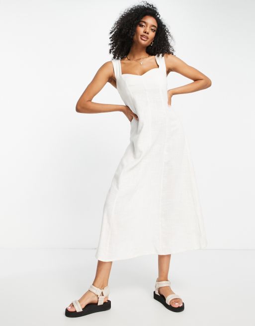 ASOS DESIGN Robe d t mi longue en lin fronc e dans le dos avec d collet en c ur Blanc