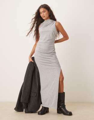 ASOS DESIGN - Robe drapée sans manches et mi-longue à fronces - Gris chiné