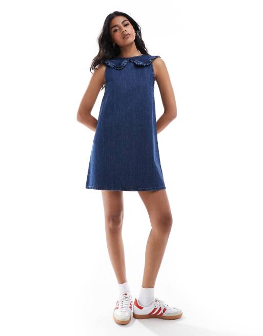 ASOS DESIGN - Robe droite en jean avec col - Bleu moyen délavé