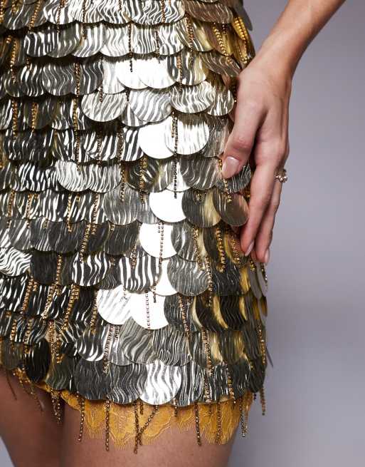 ASOS DESIGN - Robe droite et ornée de sequins ronds avec encolure incurvée et doublure en dentelle - Doré, 2 de 4