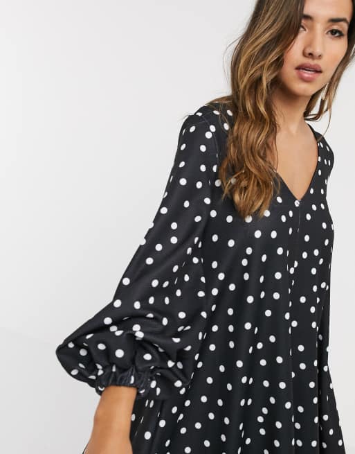 ASOS DESIGN Robe fluide mi longue textur e avec col en V et imprim pois