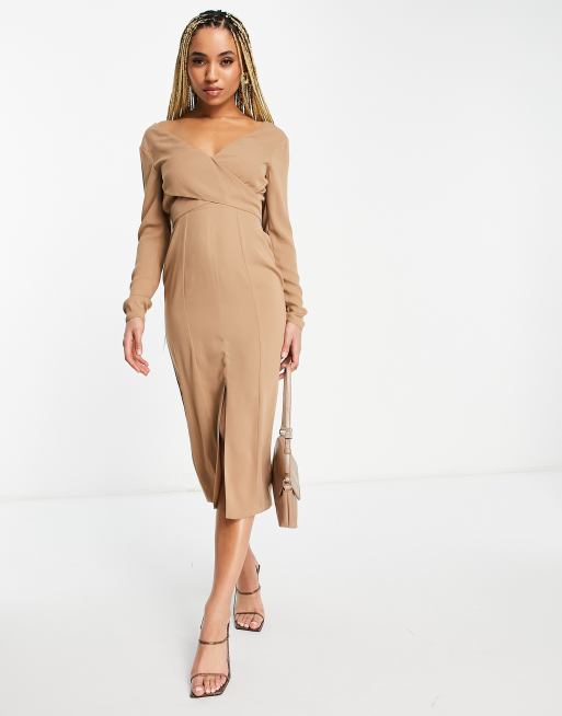 ASOS DESIGN Robe fourreau mi longue corsage crois lien et manches longues Beige