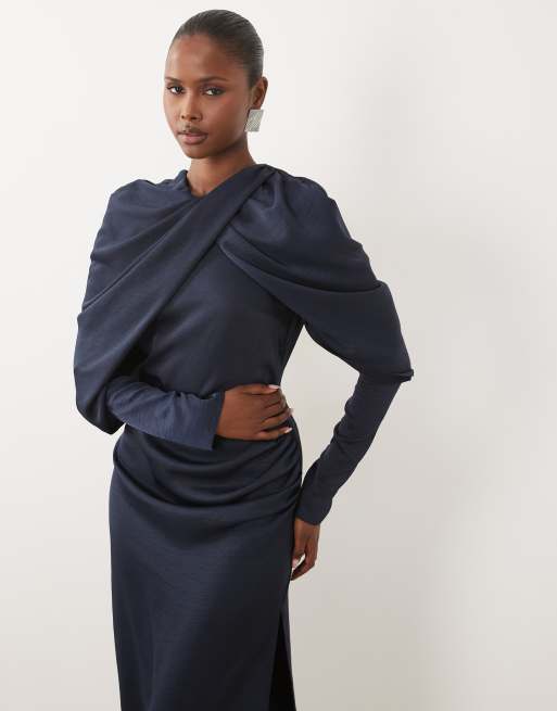 ASOS DESIGN robe longue à col croisé froncée avec manches drapées en bleu marine, 3 de 4