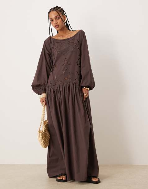 ASOS DESIGN - Robe longue à col froncé et taille basse avec fleurs ajourées - Chocolat - view 1