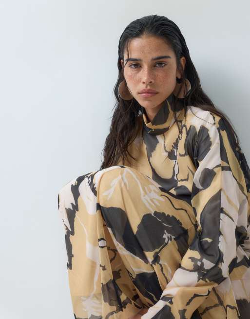 ASOS DESIGN robe longue à col montant avec taille asymétrique à fleurs marron, 5 de 5
