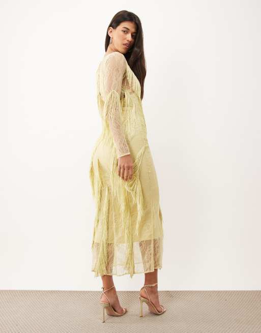 ASOS DESIGN robe longue à encolure bateau avec détails franges en dentelle et dos nu en olive clair, 4 de 4