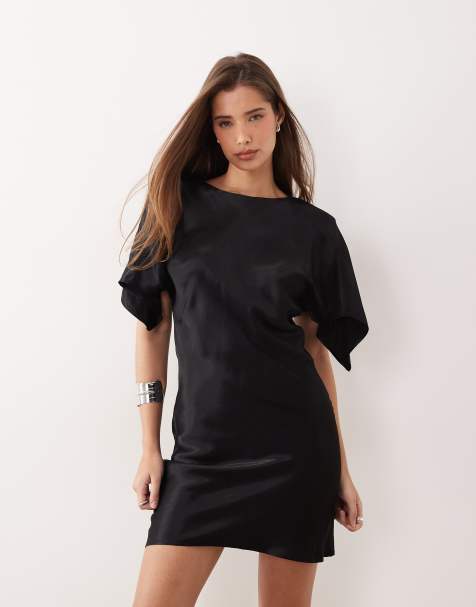 ASOS DESIGN - Robe longue à manches cape en satin - Noir - view 1