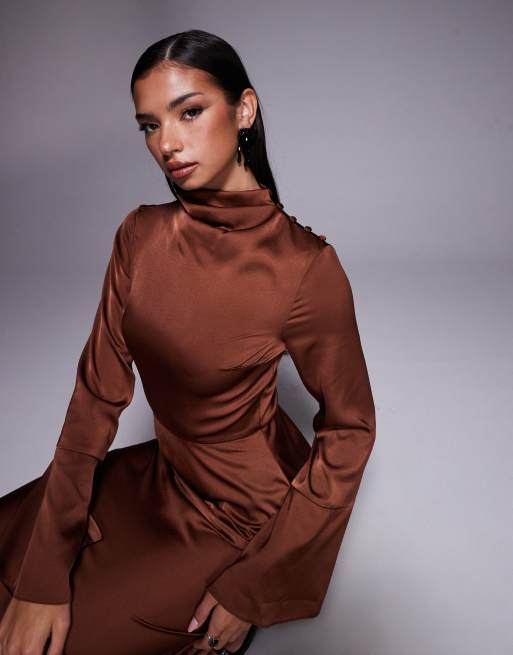 ASOS DESIGN - Robe longue à manches évasées et ourlet à basque - Chocolat, 2 de 4
