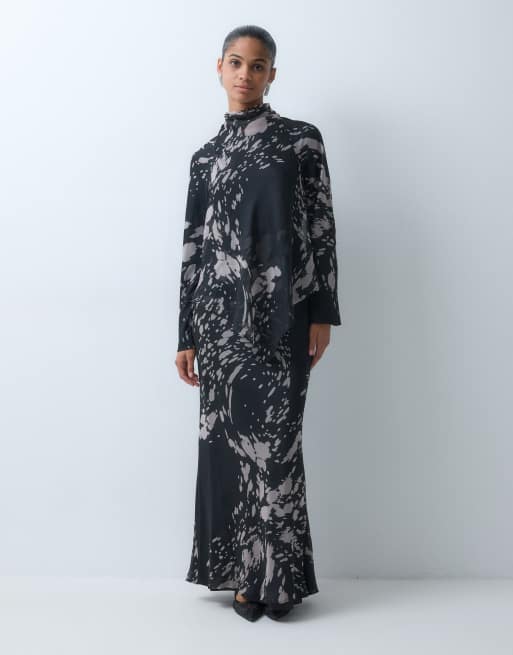 ASOS DESIGN robe longue à manches longues à double épaisseur imprimé animal monochrome, 5 de 5